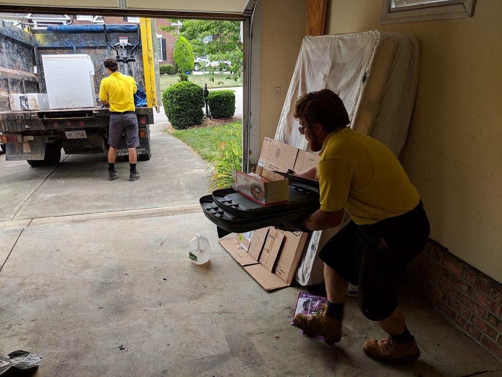 EASY MONEY IN JUNK REMOVAL! #dumpster #junkremoval #trashhauling #smallbusiness #familybiz