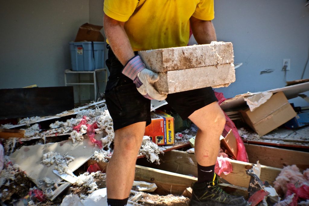 Why You Should Put Up A Reliable Junk Removal Company Jra Blog 7634